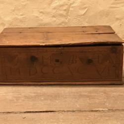 coffre mariage en bois 1       © Servoz H et T